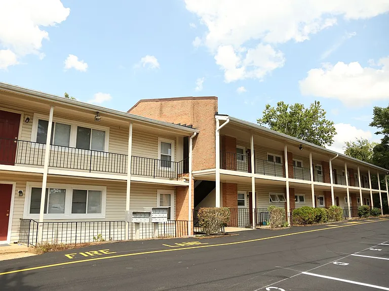 Gardenwood Apartments — Photo 68