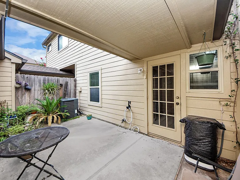 1022 Memorial Village Dr — Photo 31