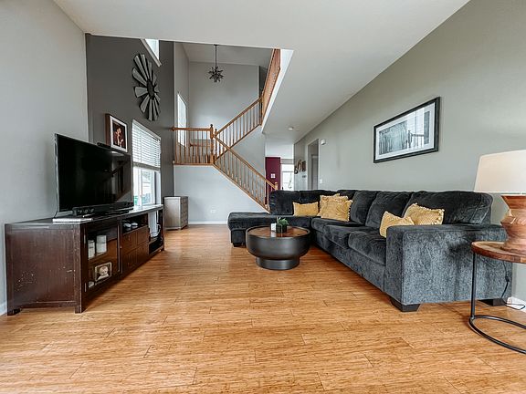 3rd image of 2814 River Bend Ln
