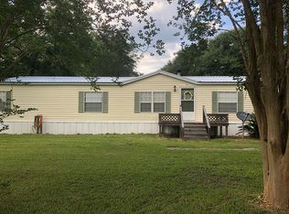 6393 Woodlawn Rd, Macclenny, FL 32063