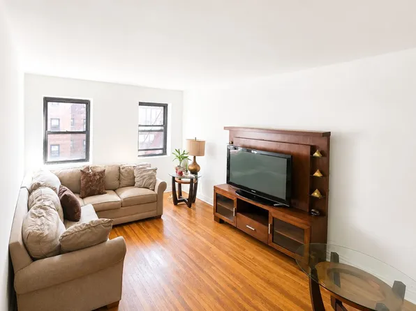 118-60 Metropolitan Avenue image 1 of 12