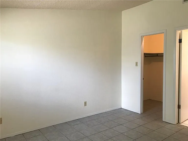 8500 Lakehurst Rd — Photo 15