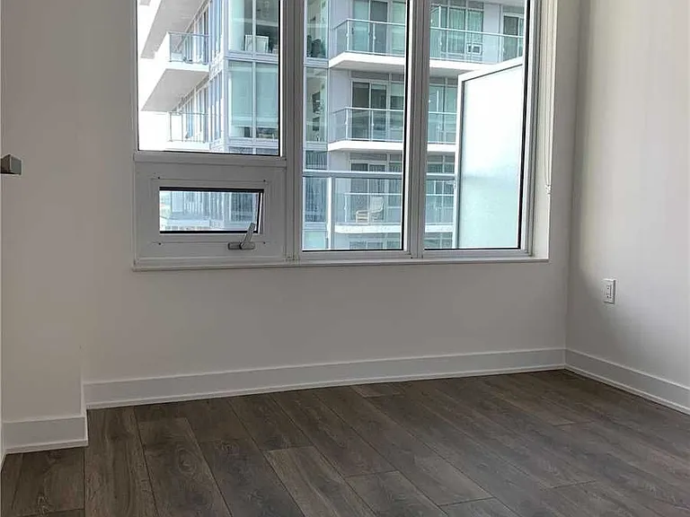 195 Redpath Ave #2212 — Photo 8