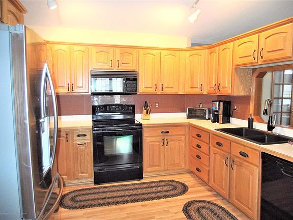 4th image of 7233 Glen Terra Dr
