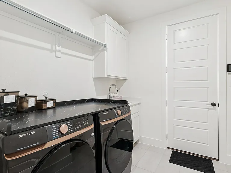 1117 Bradford St — Photo 33
