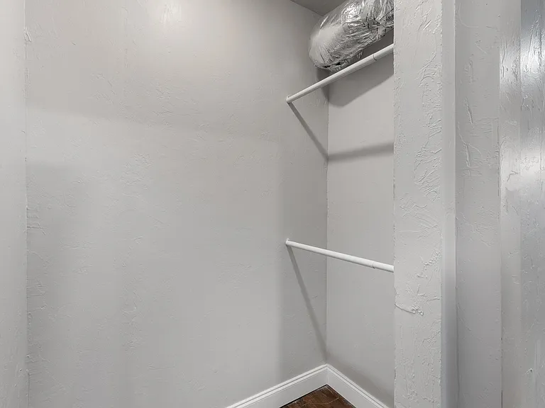 426 NW 25th St #4 — Photo 12