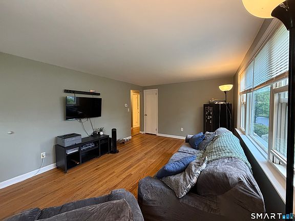 5th image of 158 McKinley Street