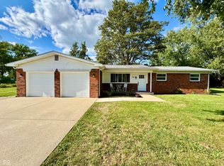 3886 E Carol Ct, Columbus, IN 47203