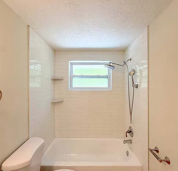 15839 Villa Dr — Photo 40