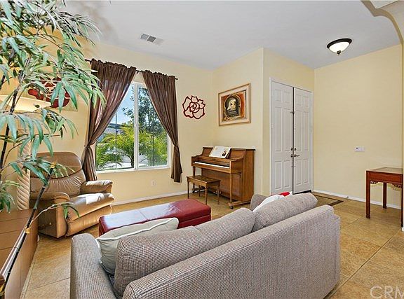4th image of 33894 Lake Breeze Dr