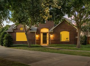 2501 Green Oak Dr, Carrollton, TX 75010