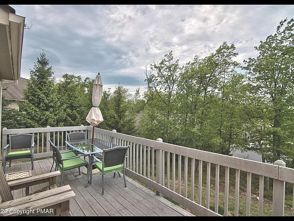5th image of 371 Linden Ct #371