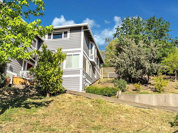 2nd image of 1005 Glen Eagle Drive
