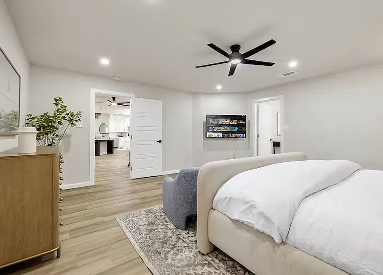 9690 Fallbrook Dr — Photo 11