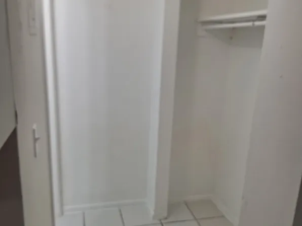 215 NE 10th Ave #K, Hallandale, FL 33009
