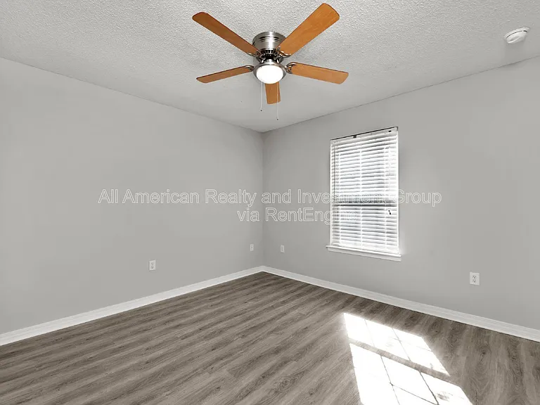 648 Alysheba Dr — Photo 16
