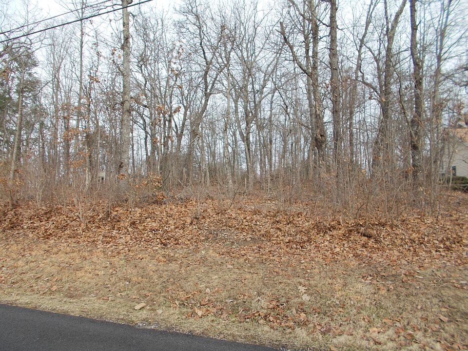 1st image of 121 Brokenwood Ln