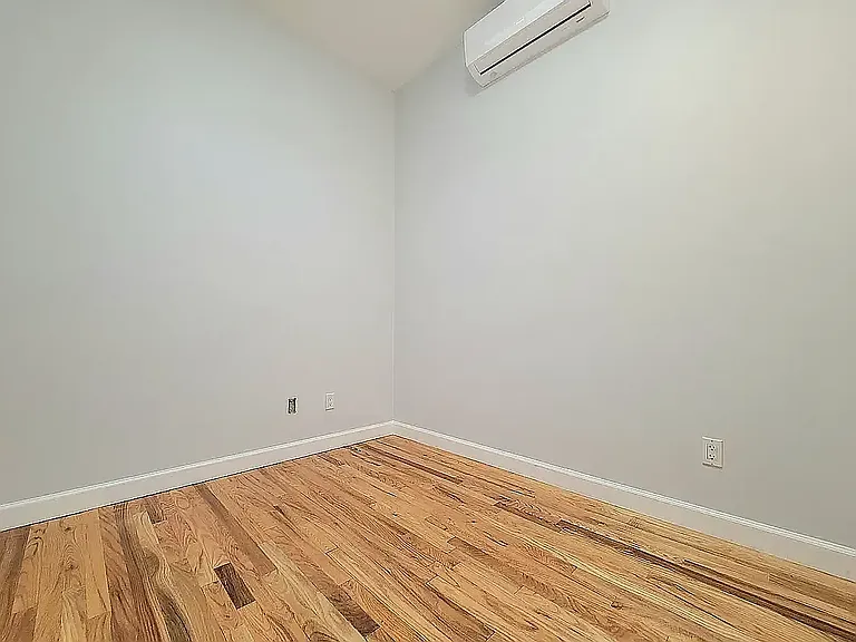 86 Graham Ave #2H — Photo 7