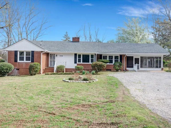 1312 W Andrews Ave, Henderson, NC 27536