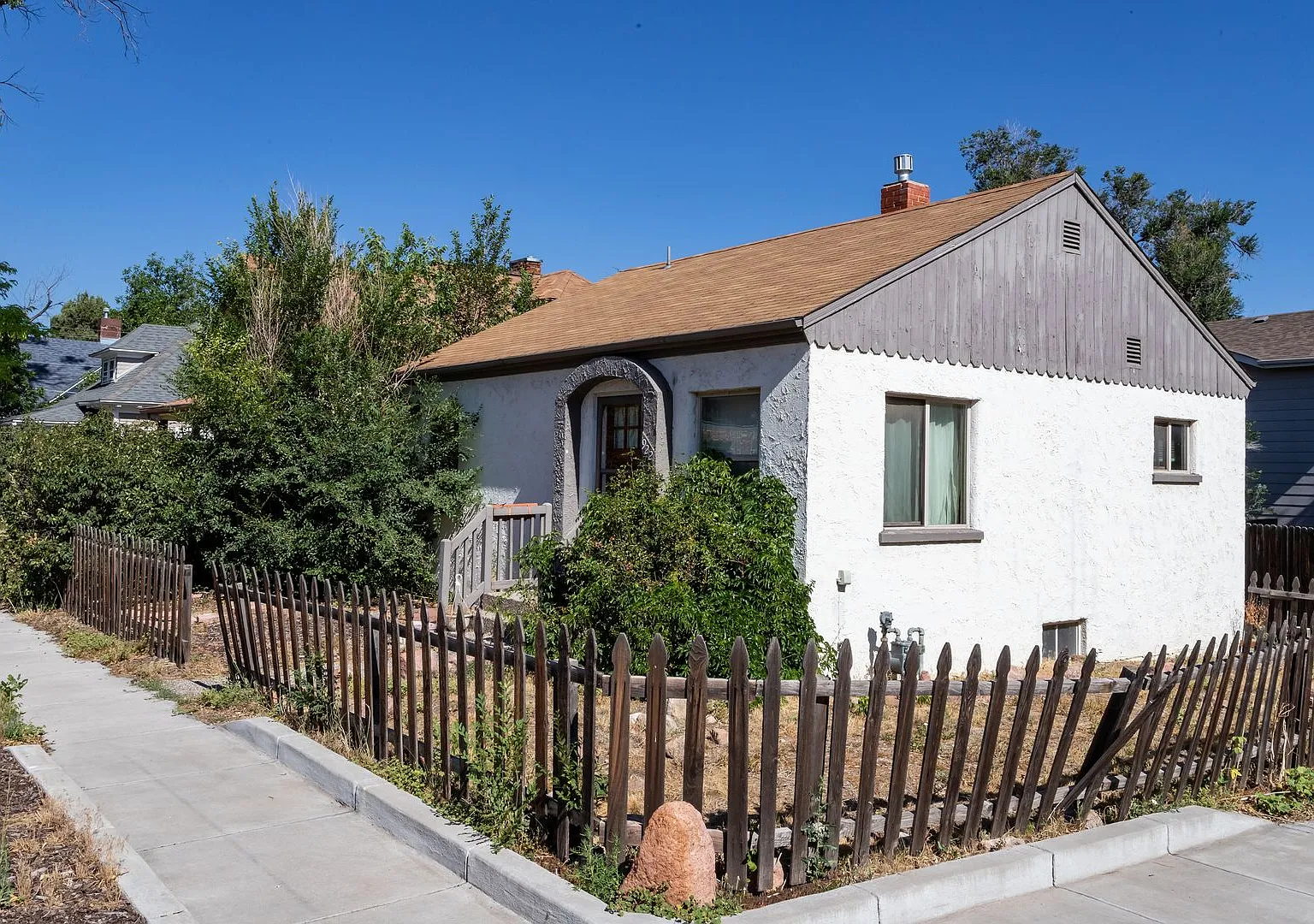Adorable Ranch in Downtown Colorado Springs! — Photo 4
