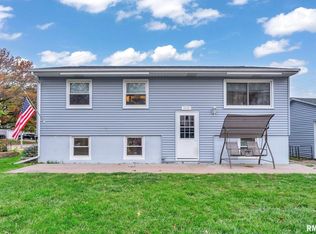 6906 Wilkes Ave, Davenport, IA 52806