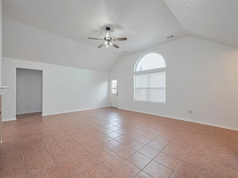12230 Hawthorne Hill Cir — Photo 27