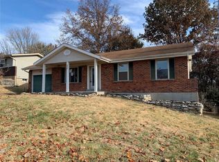 5410 Crestside Ln, Saint Louis, MO 63128