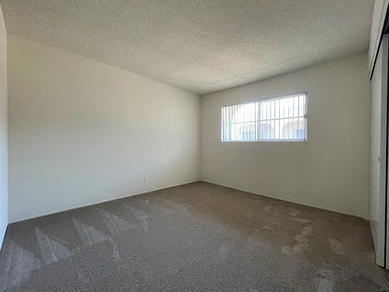 2522 Clairemont Dr #303 — Photo 8