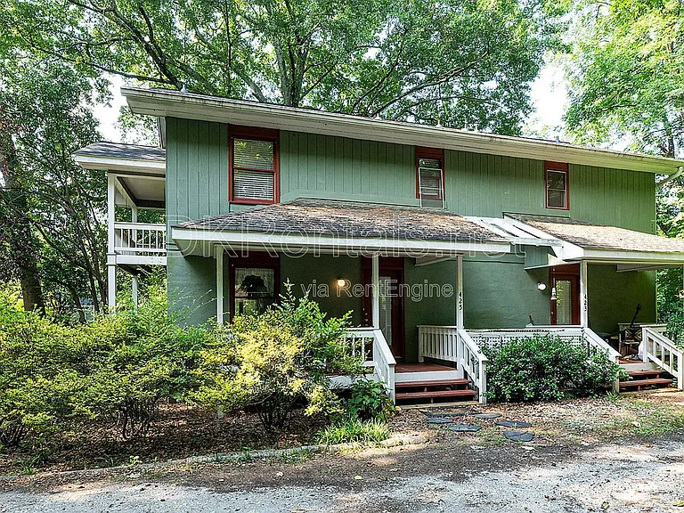 425 Ansley St — Photo 2