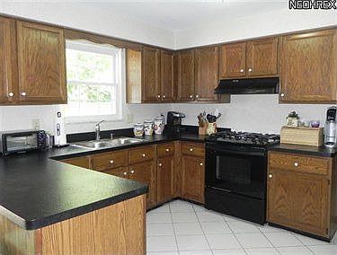 5th image of 3033 Creekside Dr