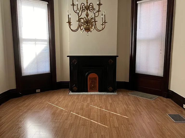 2410 Ashland Ave #1 — Photo 4