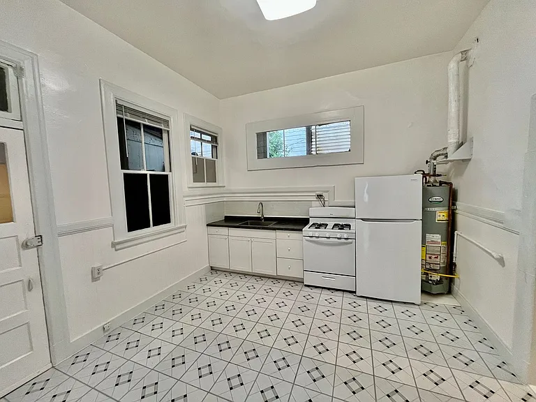 2101-2103 Golden Gate Ave #851-855 — Photo 4