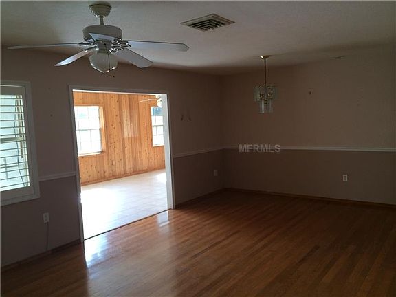 3rd image of 3633 Winderwood Dr