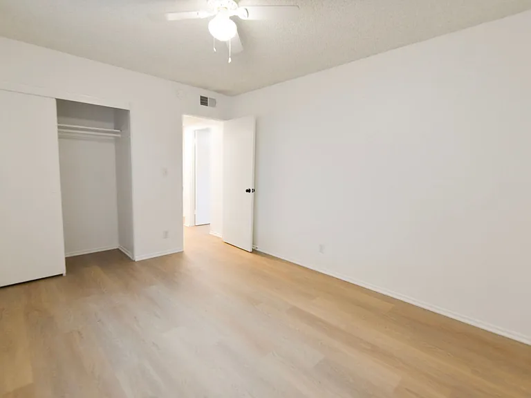 306 Avenida Granada — Photo 12