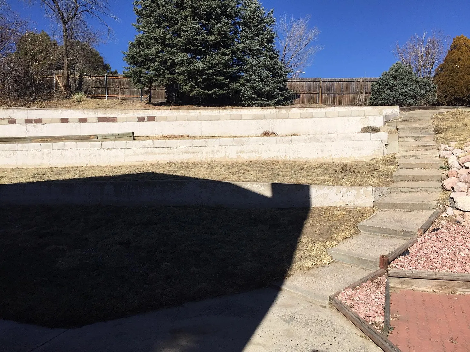 4 bed, 2400 sqft, $2,400 — Photo 3