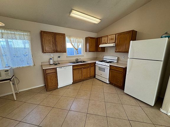5th image of 323 Calle Amarillo SW