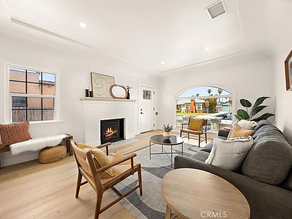 3rd image of 1218 N Spring Ave