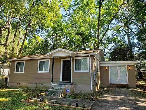 1700 Pepper Dr Photo 1