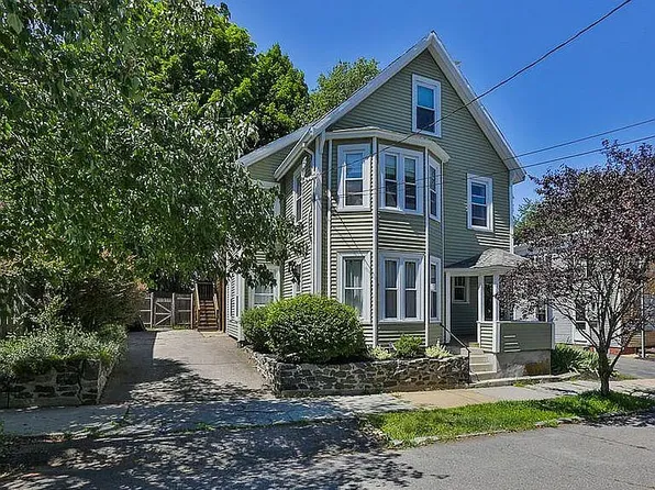 14 Oakland St Unit 1, Newburyport, MA 01950