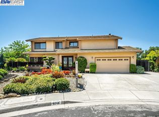 6701 Bellhurst Ln, Castro Valley, CA 94552