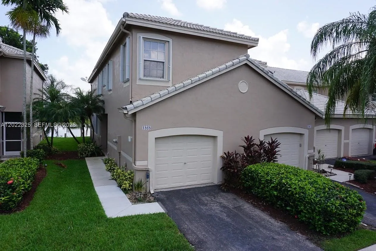 Sectors 3 & 4 Boundary Pl — Photo 3