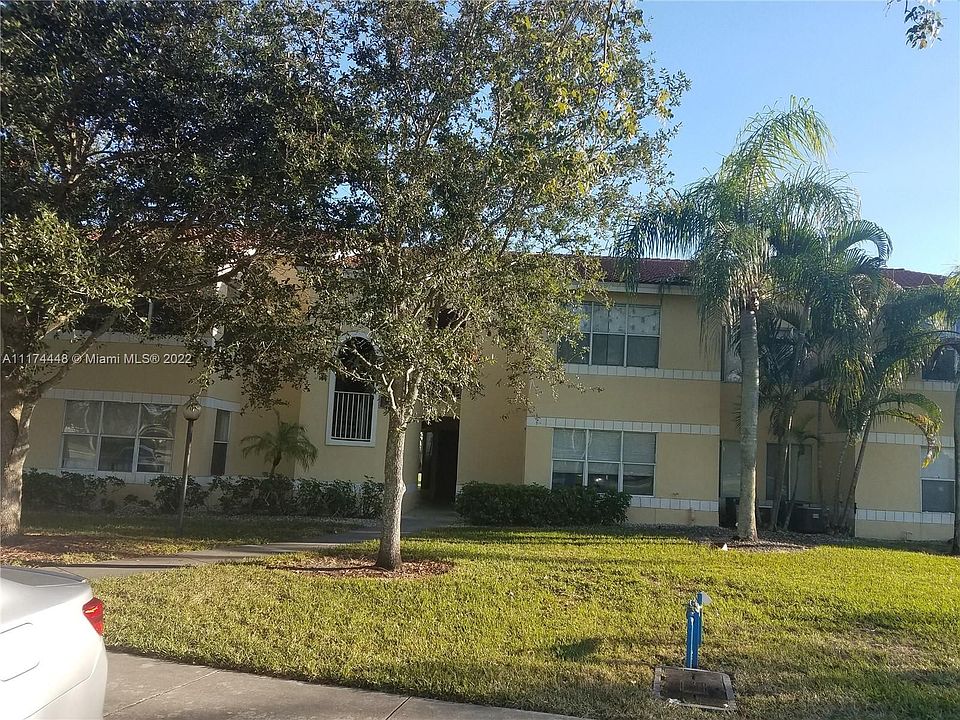 1st image of 12870 Vista Isles Dr APT 525