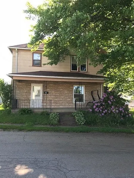 226 S 3rd St photo 1