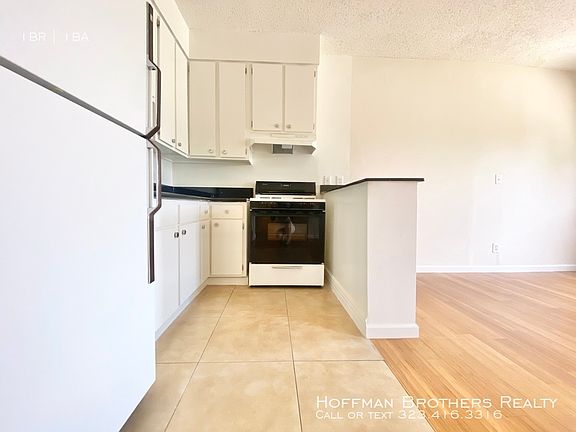 3rd image of 826 S Kenmore Ave #24A
