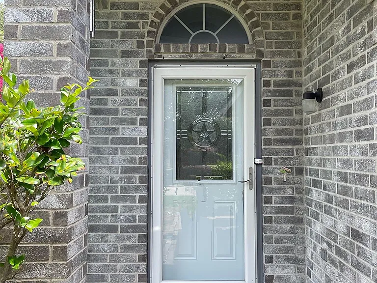 4010 Bealey Ln — Photo 5