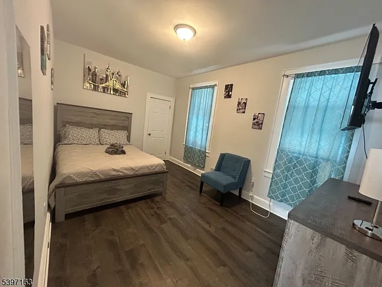 142 Mapes Ave #1-floor 1 — Photo 6