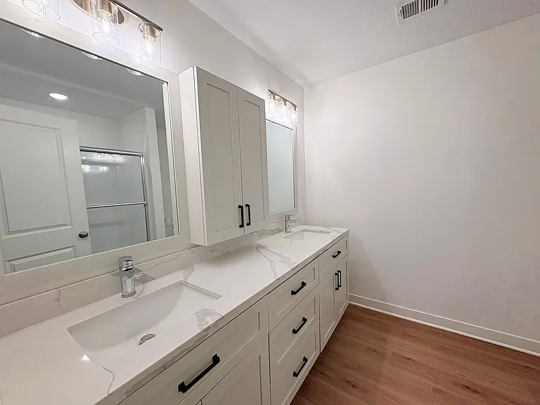 9301 N Lenox Ave — Photo 6