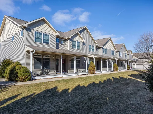 1817 Cedarbrook Ln #9, Stoughton, WI 53589