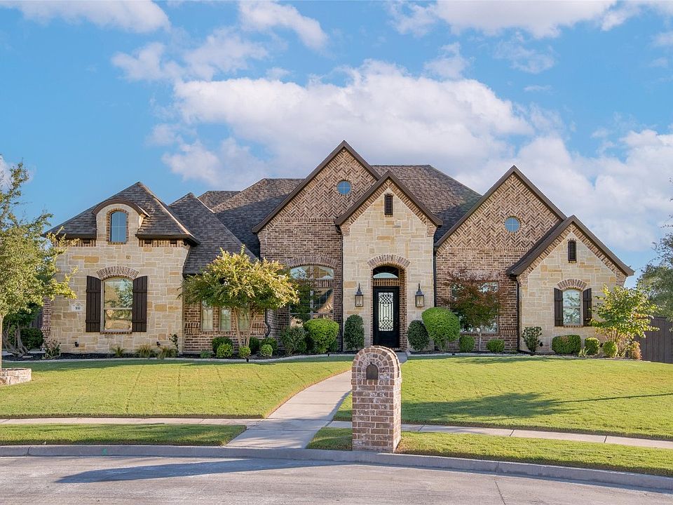 1st image of 800 Rose Ct
