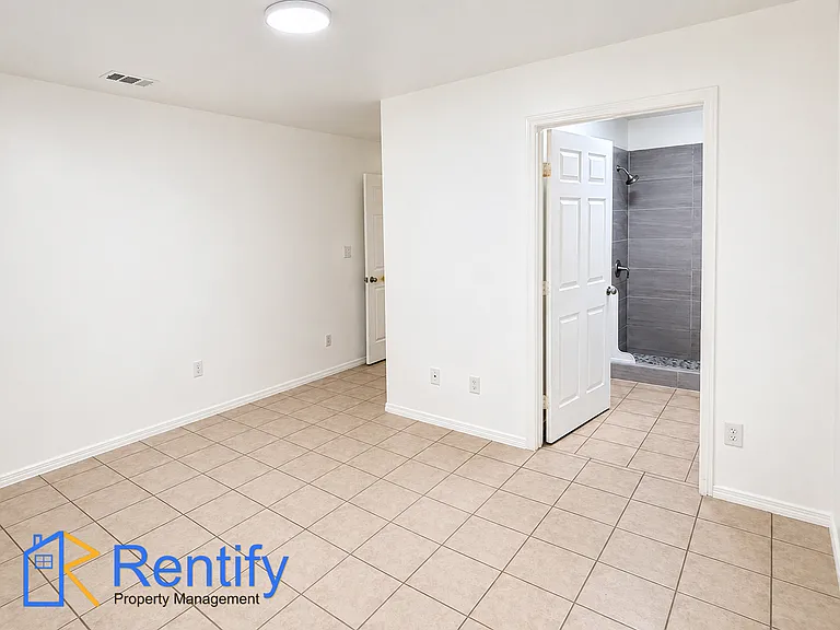 209 E Moneta Ave #B — Photo 11